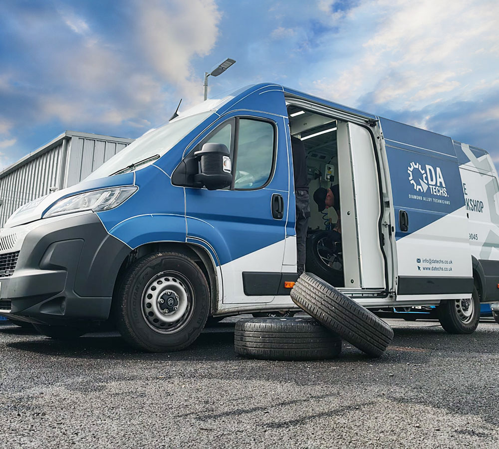 da techs mobile wheel repair workshop